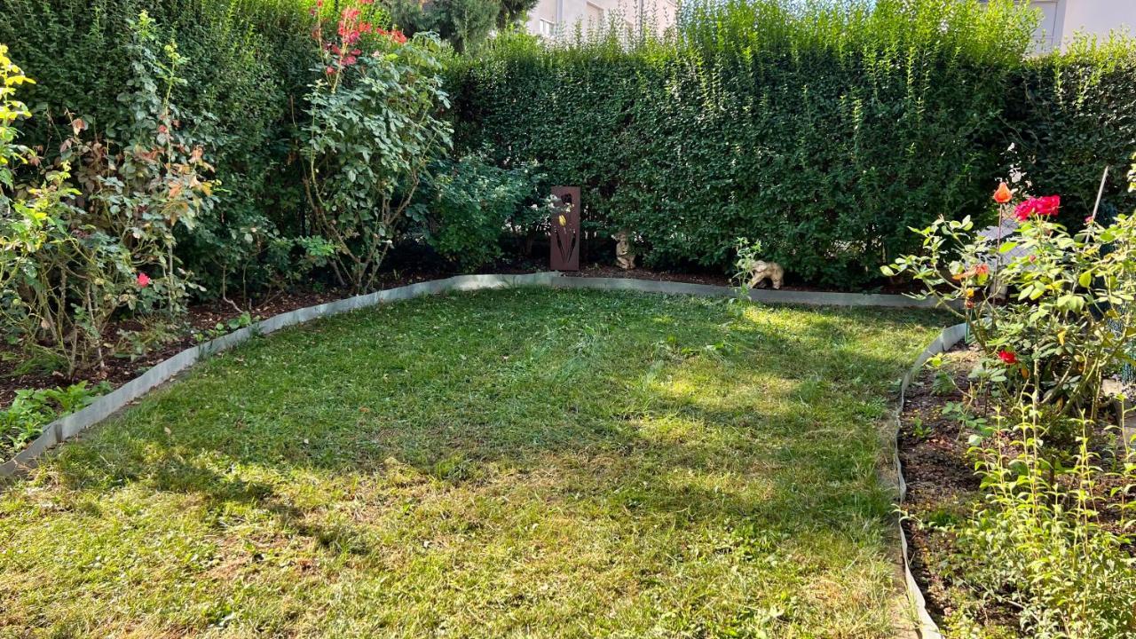 Apartment Centrally Located In The Rhine-Main Area Riedstadt Exteriör bild